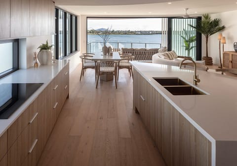 Brand New Luxury Build: Top Floor, Stunning Views