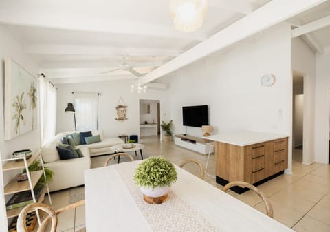 Mooloolaba Magic: Dual Living or Airbnb $$$