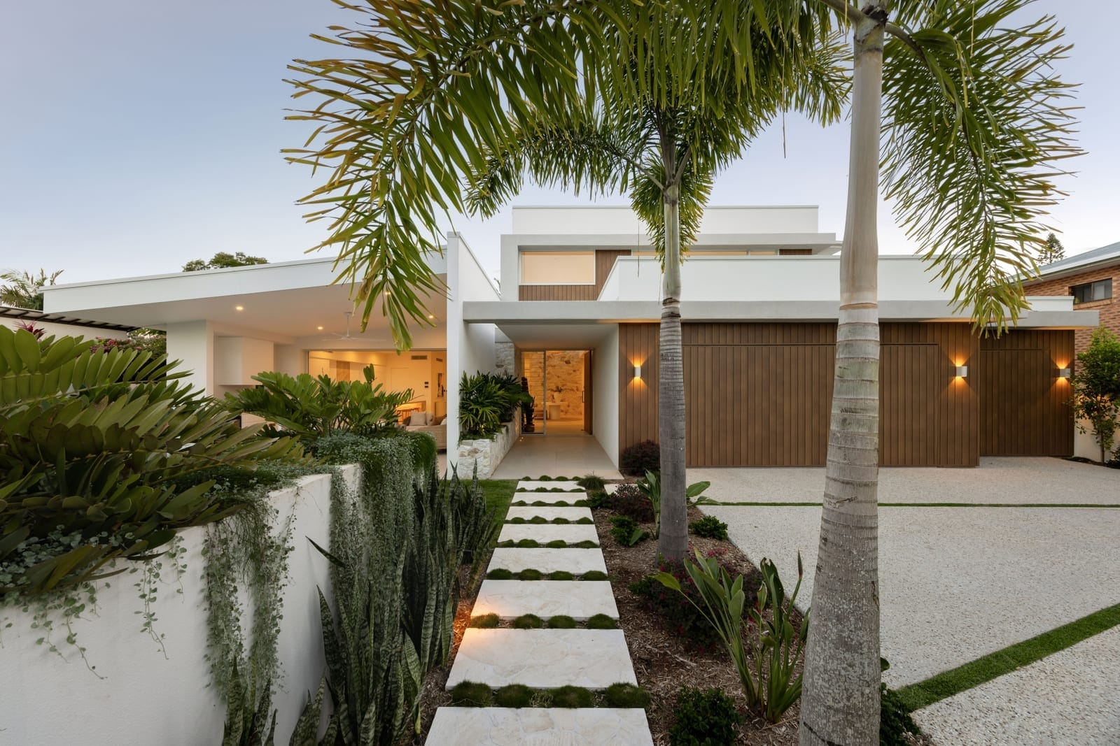 Brand New Bespoke Build: Elegant North Facing Entertainer