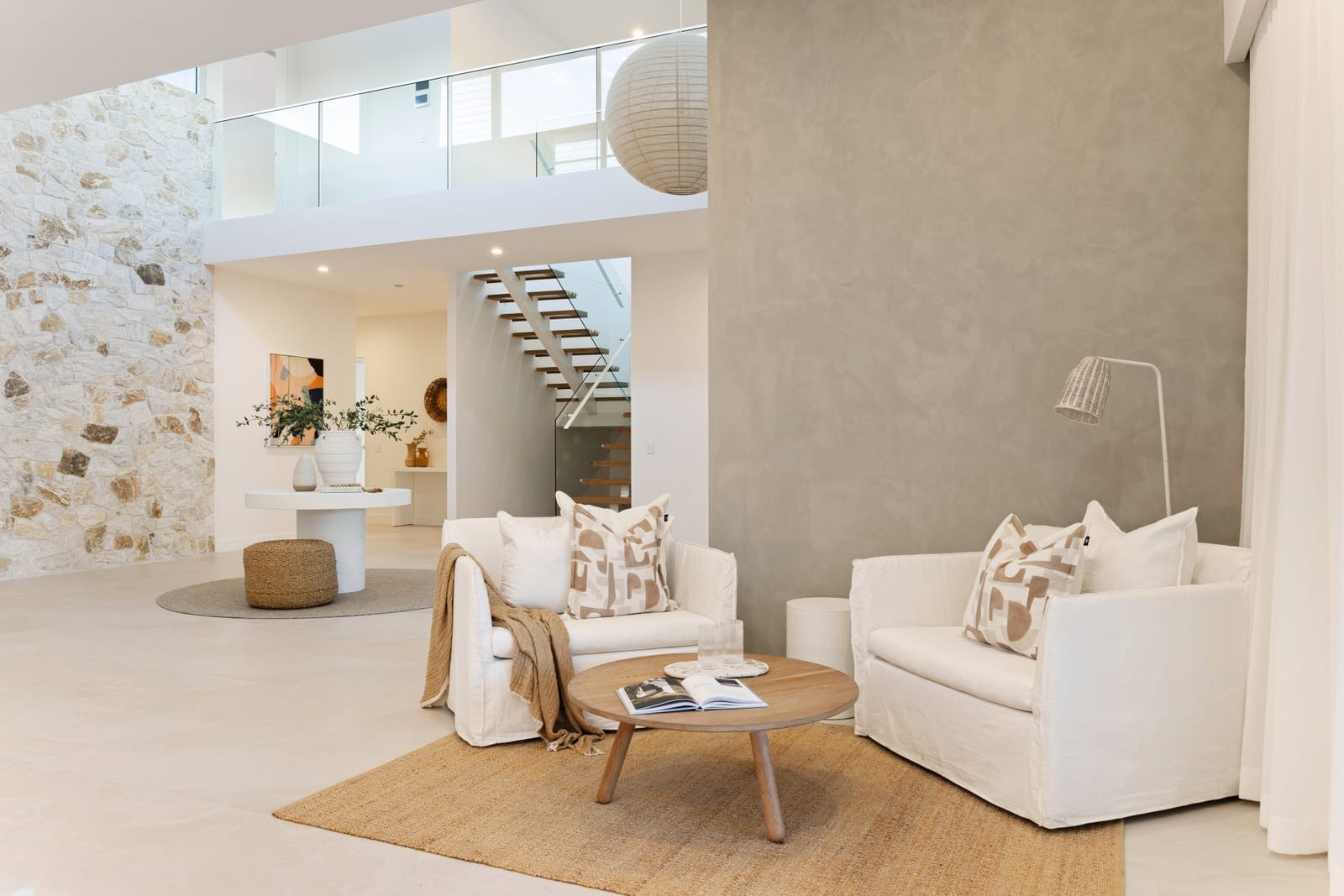 Brand New Bespoke Build: Elegant North Facing Entertainer