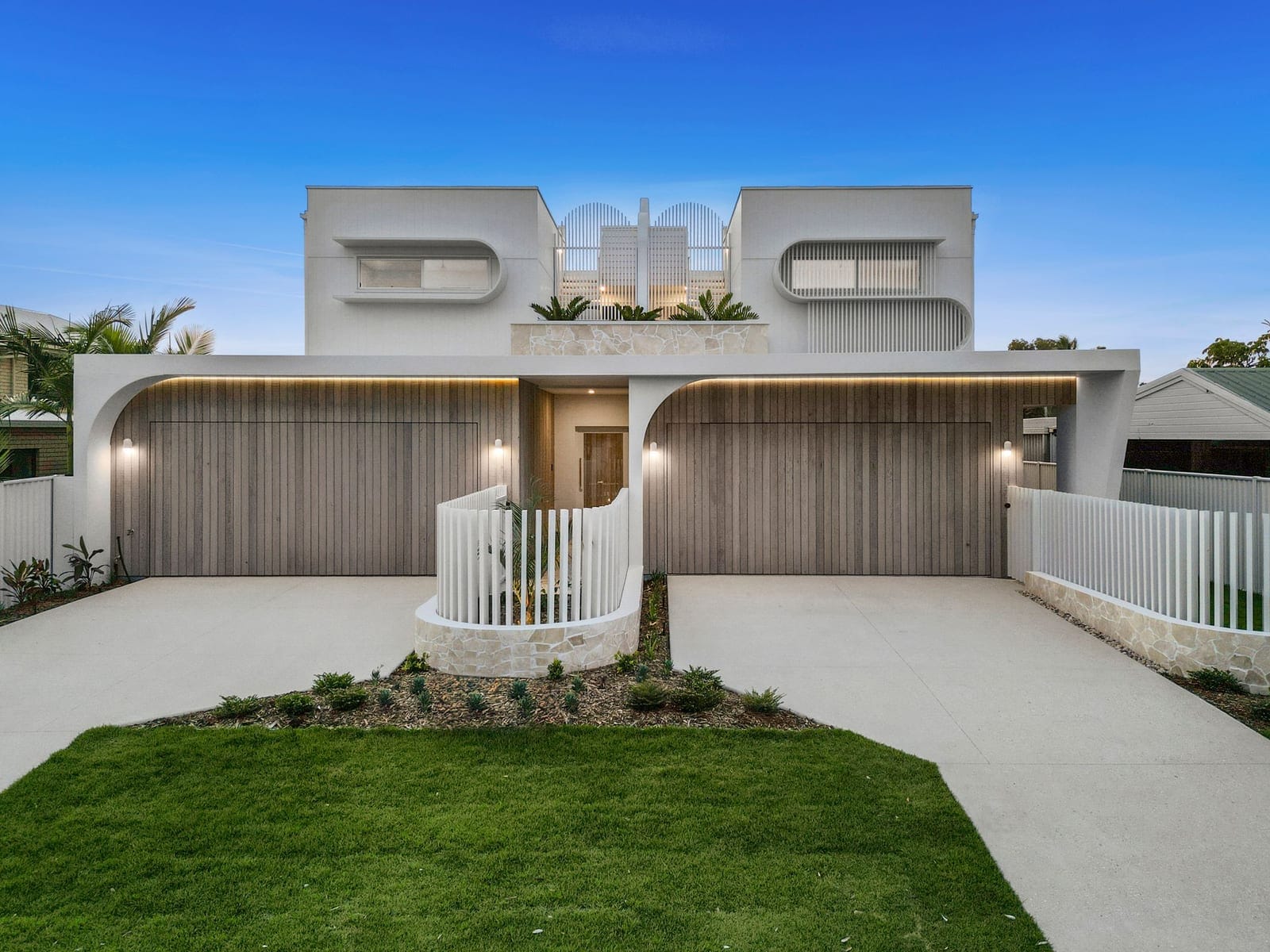 Brand New, High-End Designer Living!