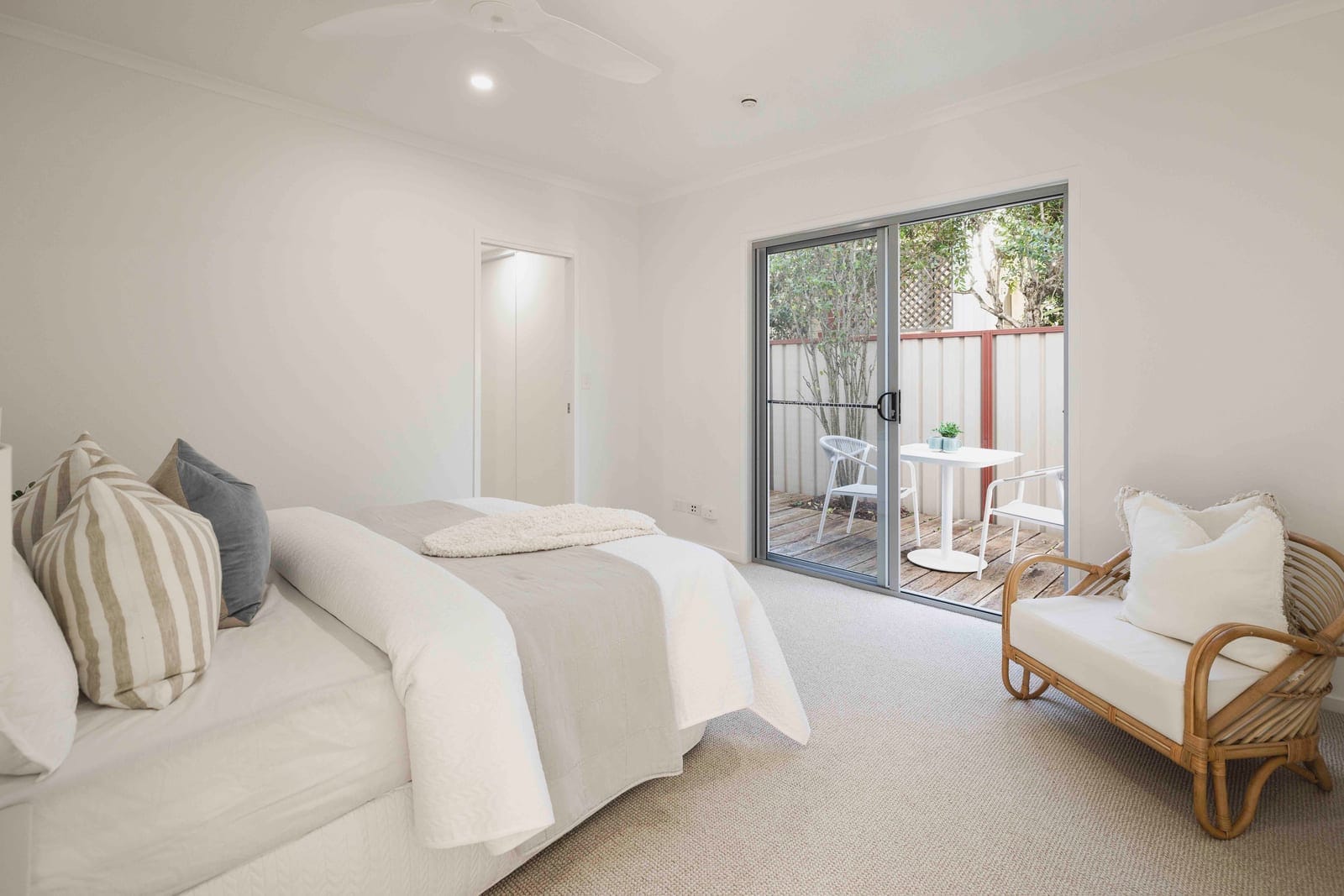 Live the Golden Dream – Lifestyle, Luxury & Location