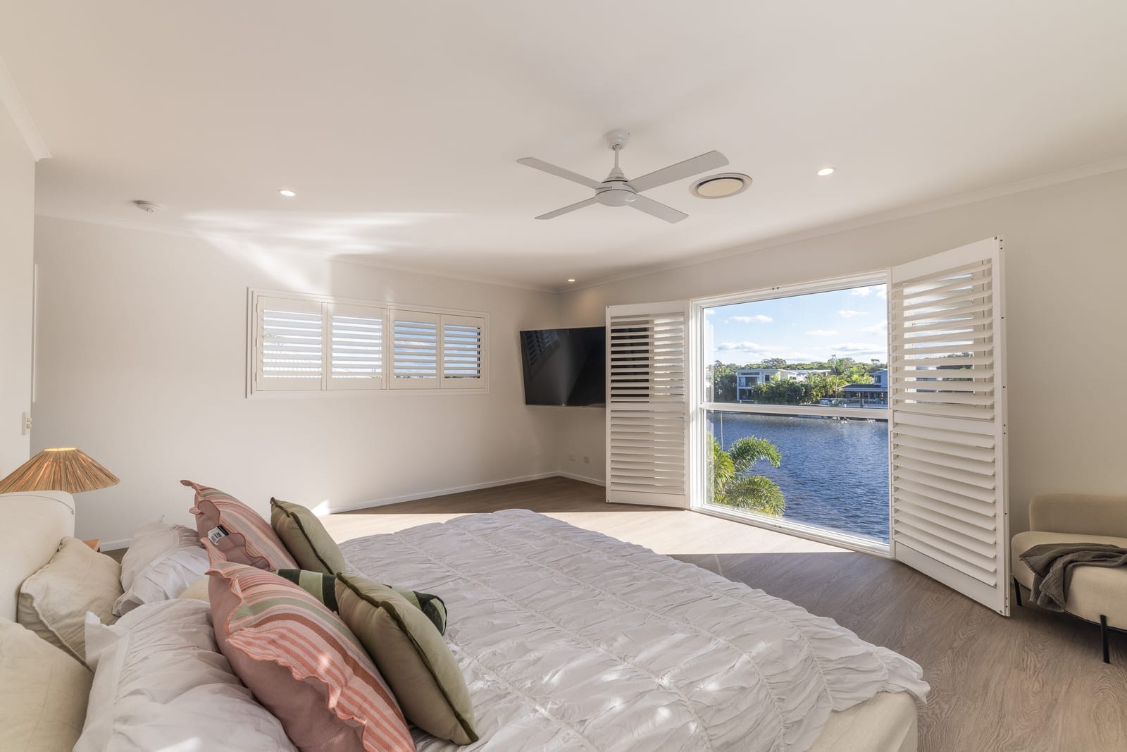 Designer Family Waterfront: Deepwater Access