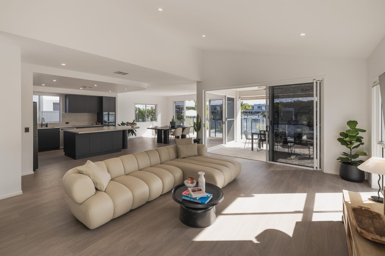 Designer Family Waterfront: Deepwater Access