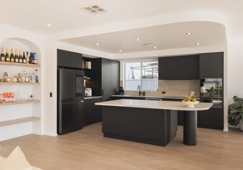 Designer Family Waterfront: Deepwater Access