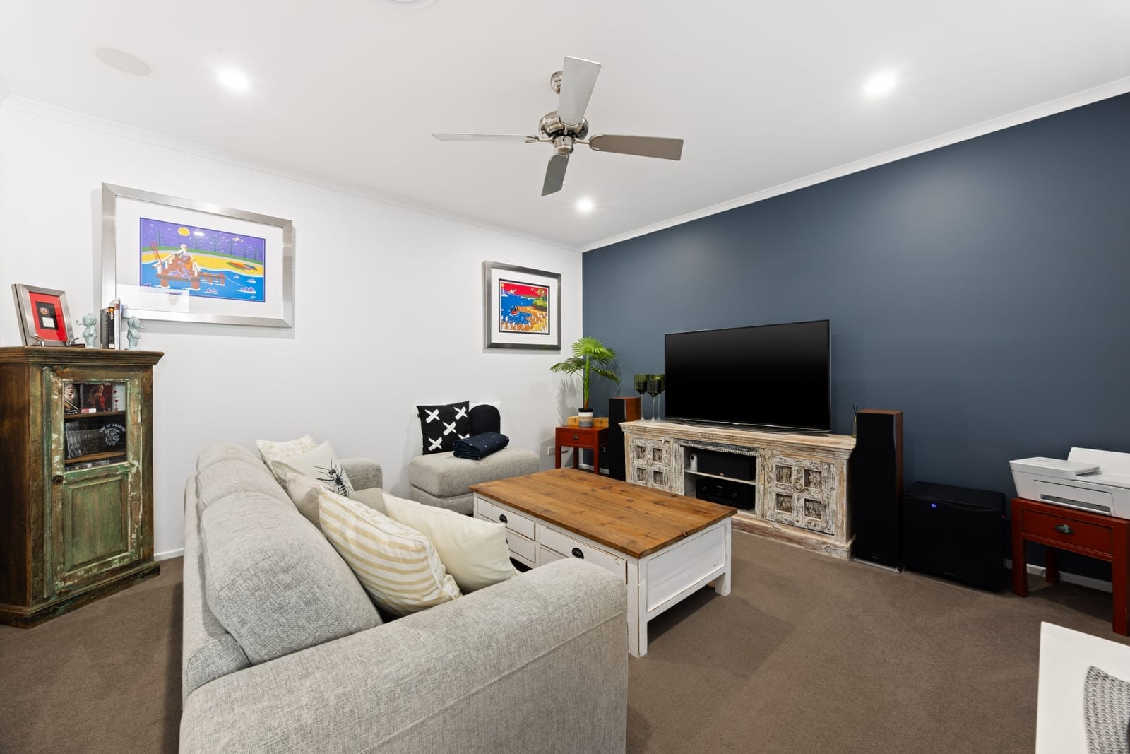 Acreage Stunner: Dual Living, Privacy, Outlook