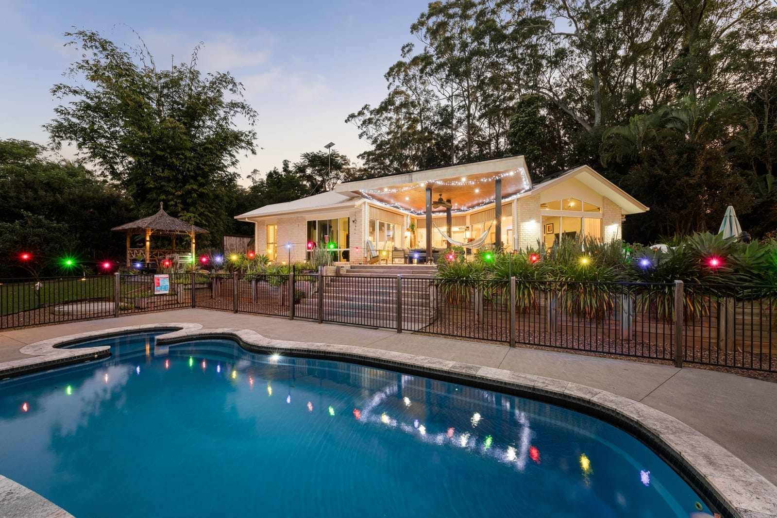 Acreage Stunner: Dual Living, Privacy, Outlook
