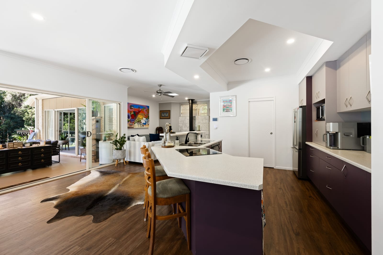 Acreage Stunner: Dual Living, Privacy, Outlook
