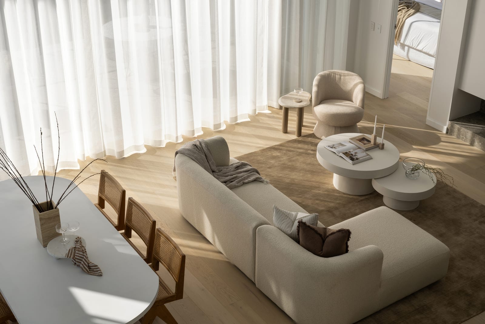 Penthouse Prestige: Rooftop Terrace, Sweeping 180° Ocean Views