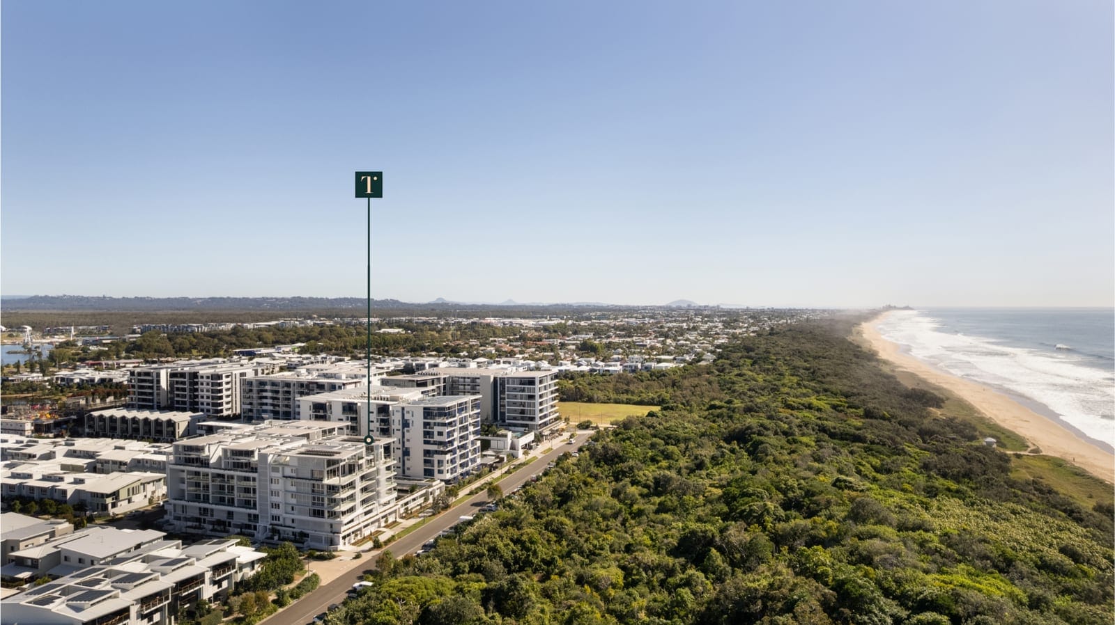 Penthouse Prestige: Rooftop Terrace, Sweeping 180° Ocean Views