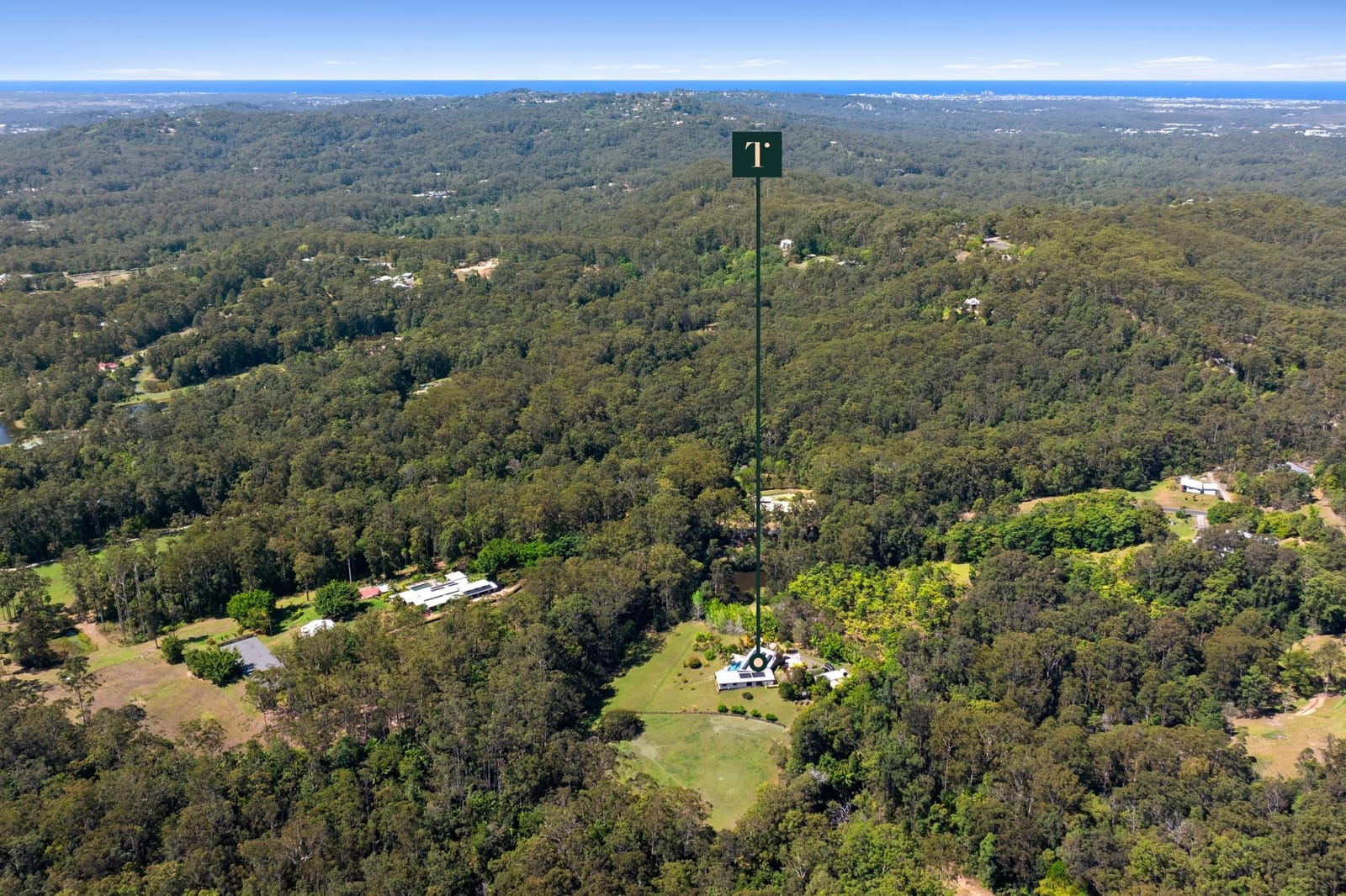 Acreage Perfection – Space, Privacy & Sophistication