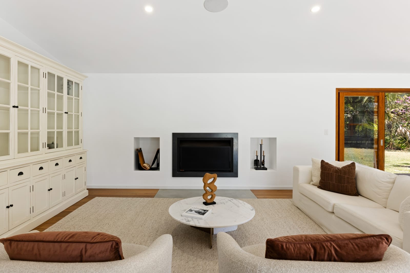 Acreage Perfection – Space, Privacy & Sophistication