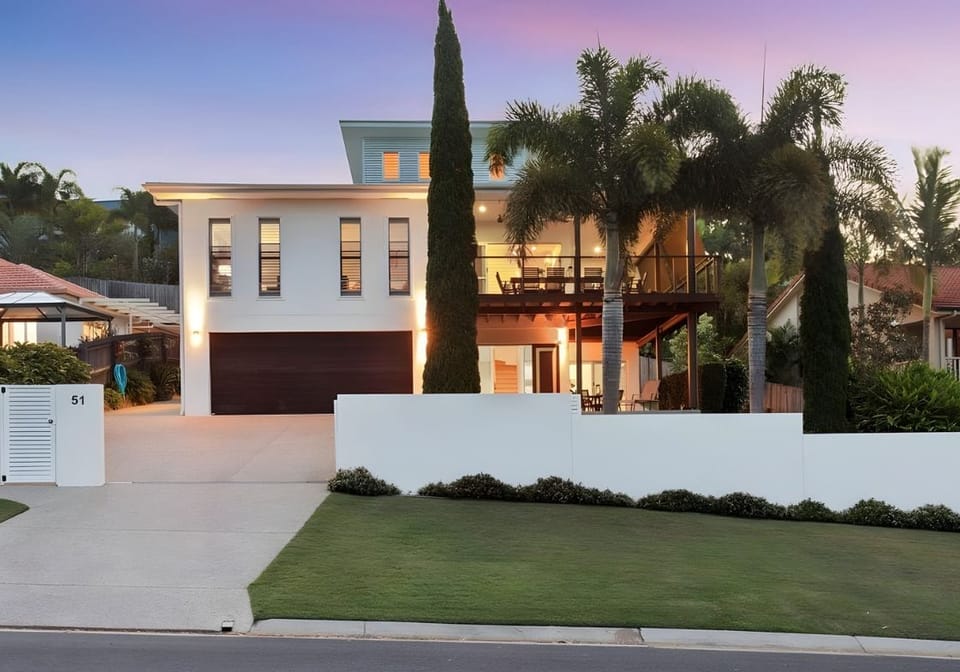 SOLD by Ollie Lehmann TOWN