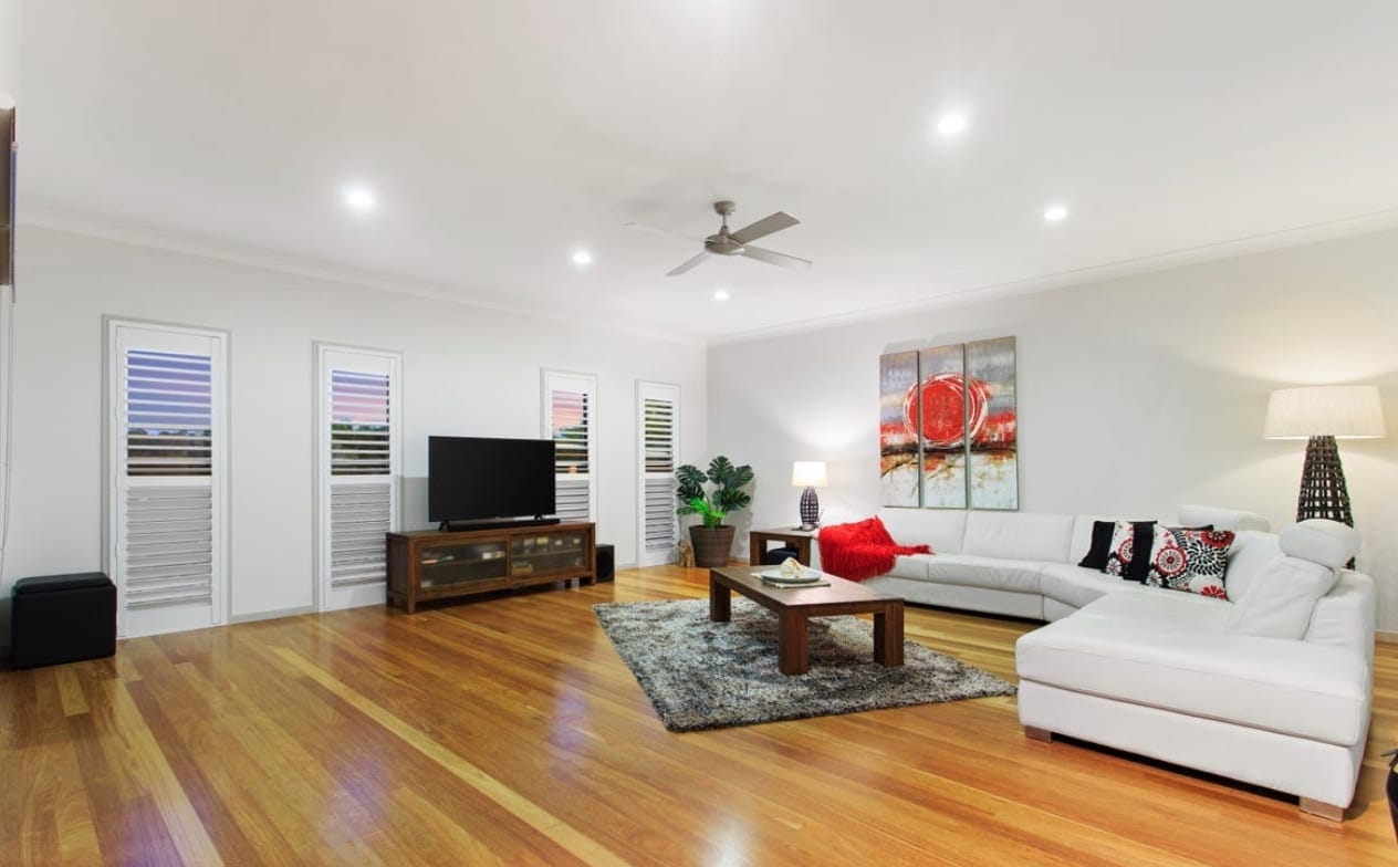 SOLD by Ollie Lehmann TOWN