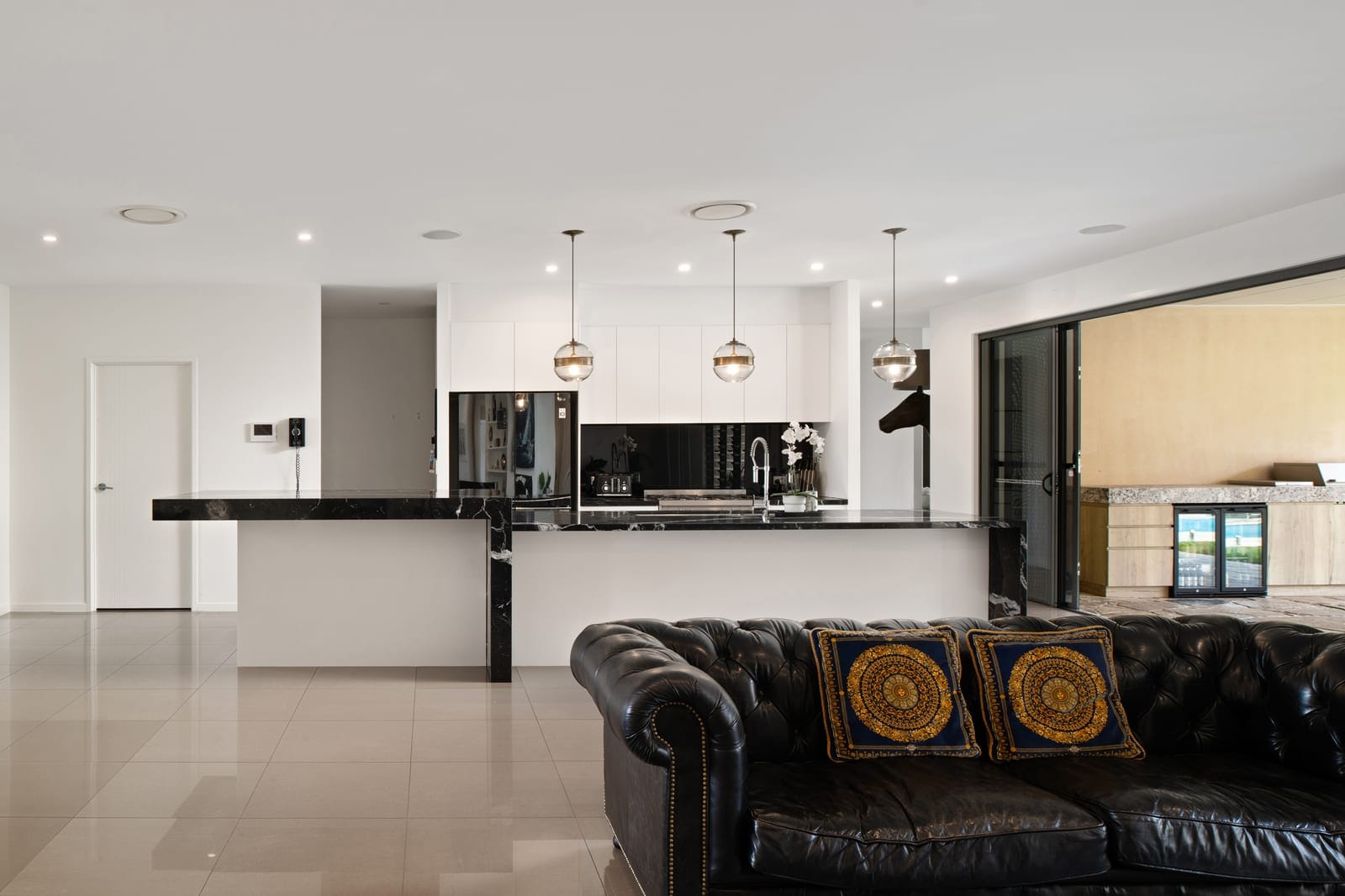 Absolute Magnificence: Ultra-Private Acreage Entertainer