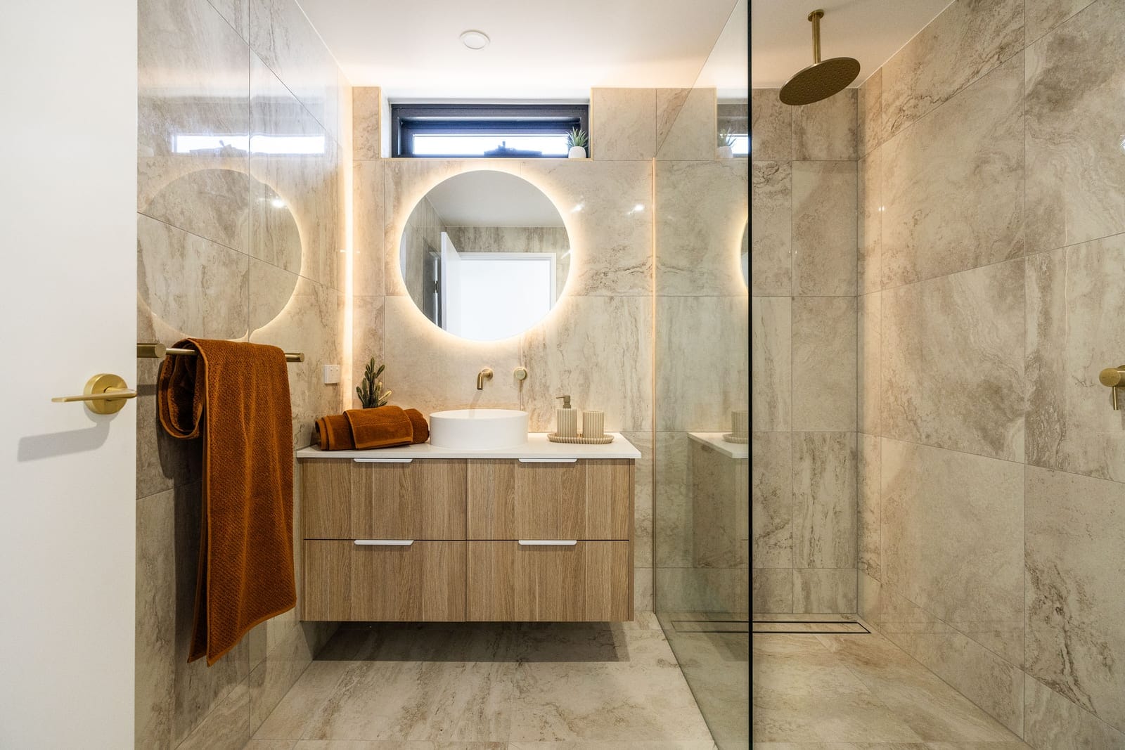 Brand New Luxury Build: Stunning Views