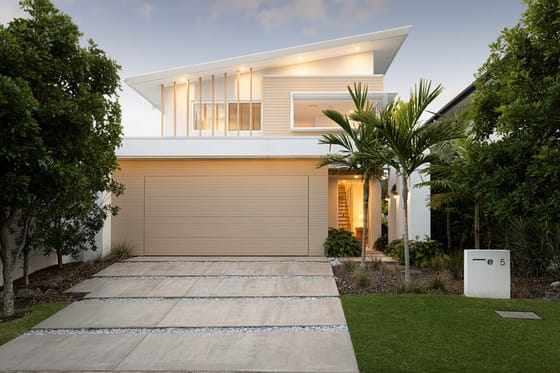 Coastal Luxe in Exclusive Beachside Estate