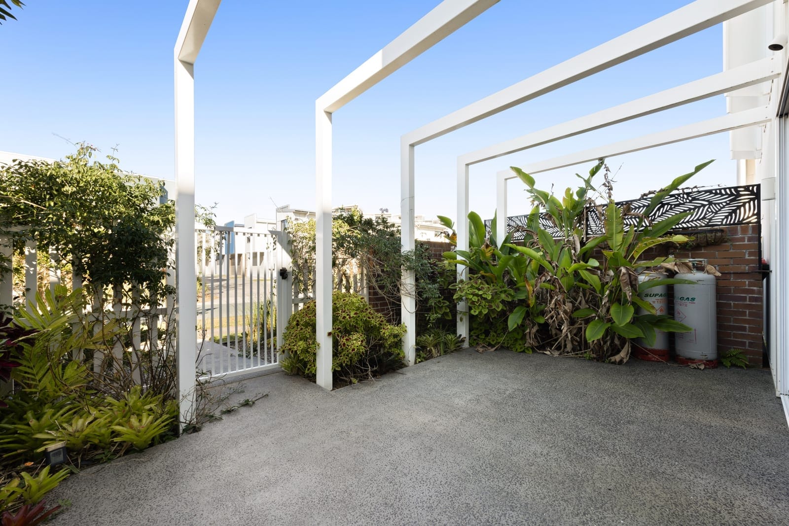 SOLD BY JAMIE VIBERT & NAJ ELSAYED