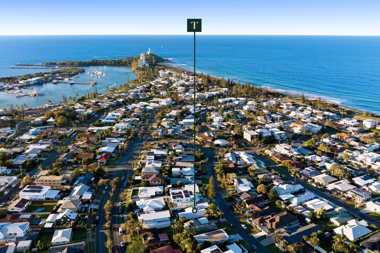 North Facing Beachside Entertainer!