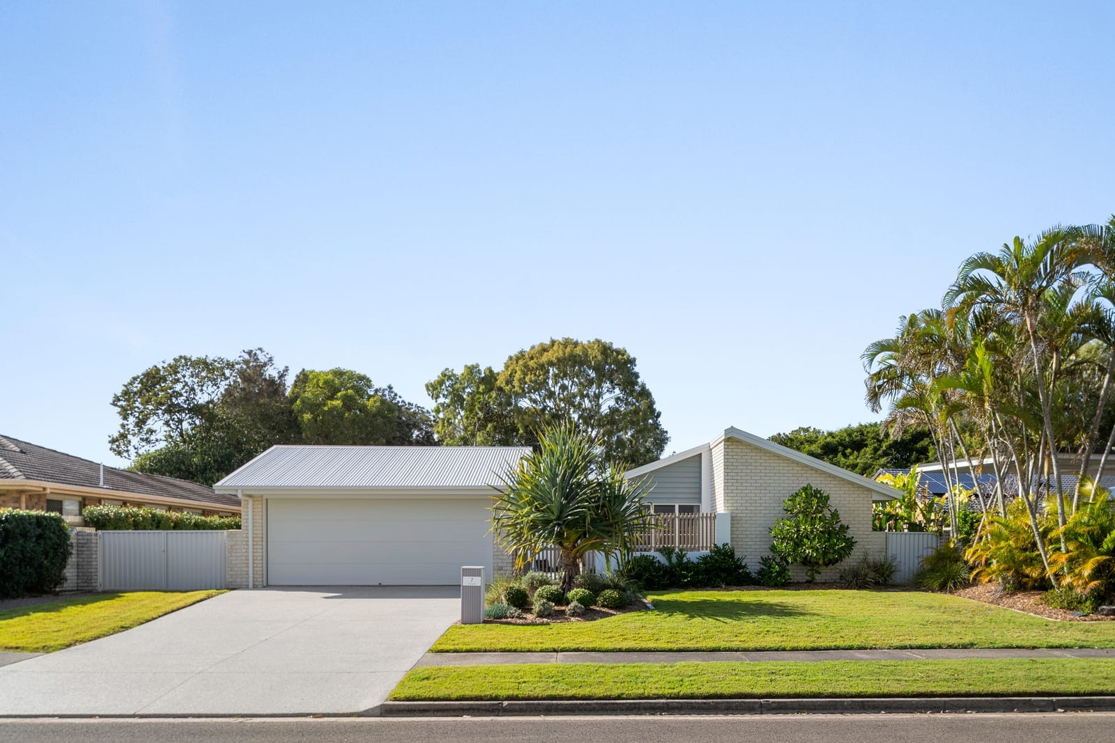North Facing Entertainer on HUGE 1062m2!