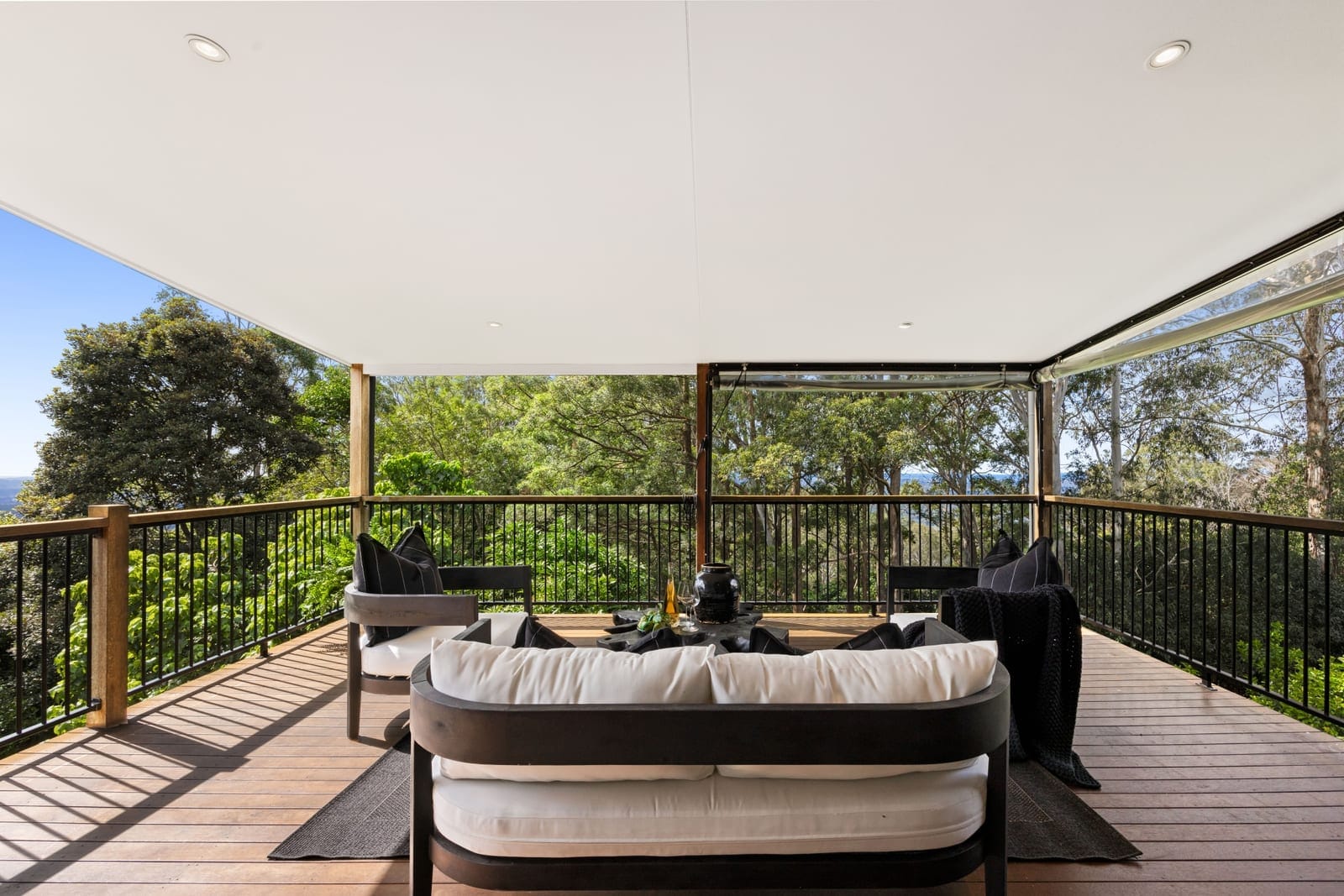 Hinterland Haven Nestled Amongst Treetops!