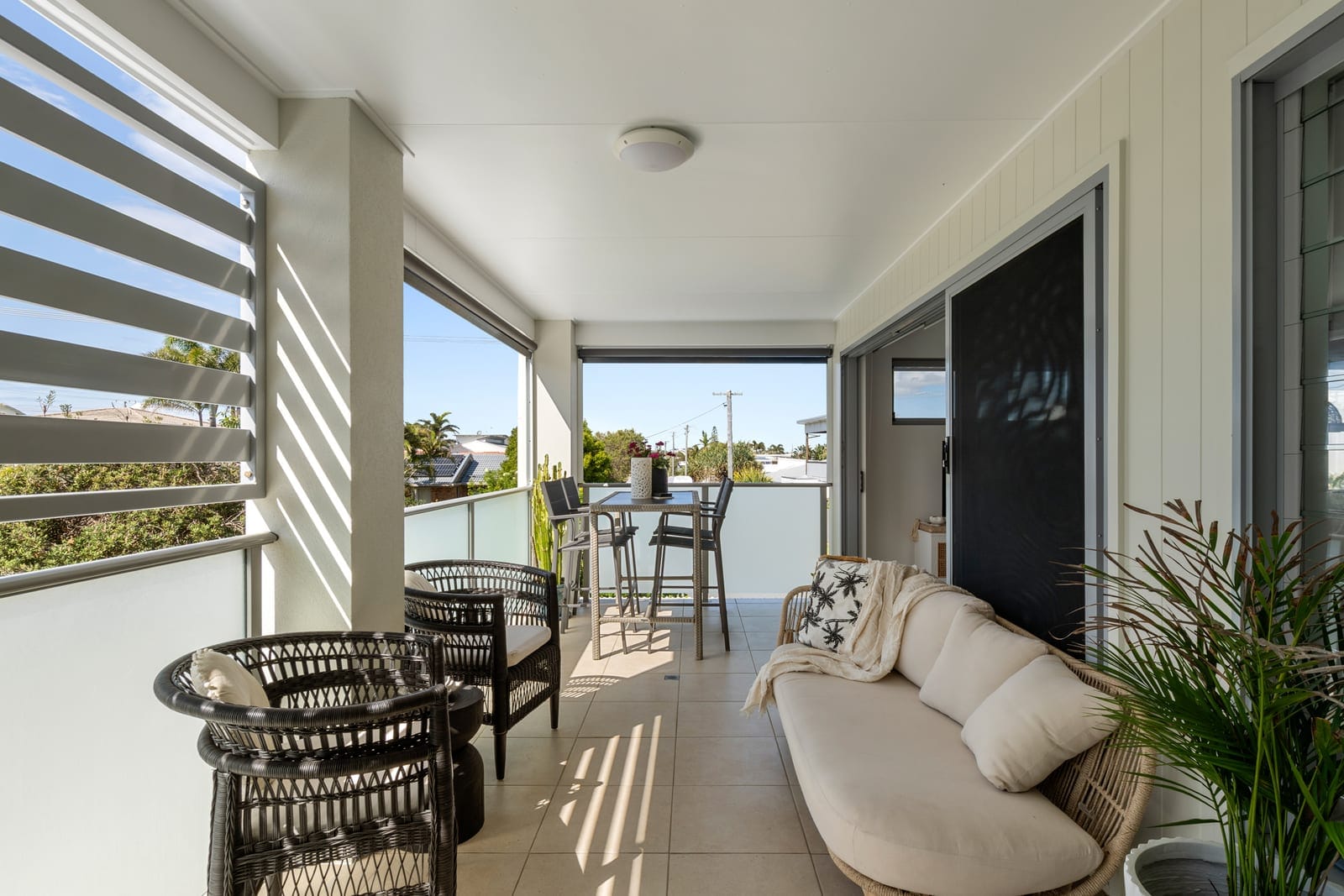 Stylish Beachside Living, Steps To The Sand