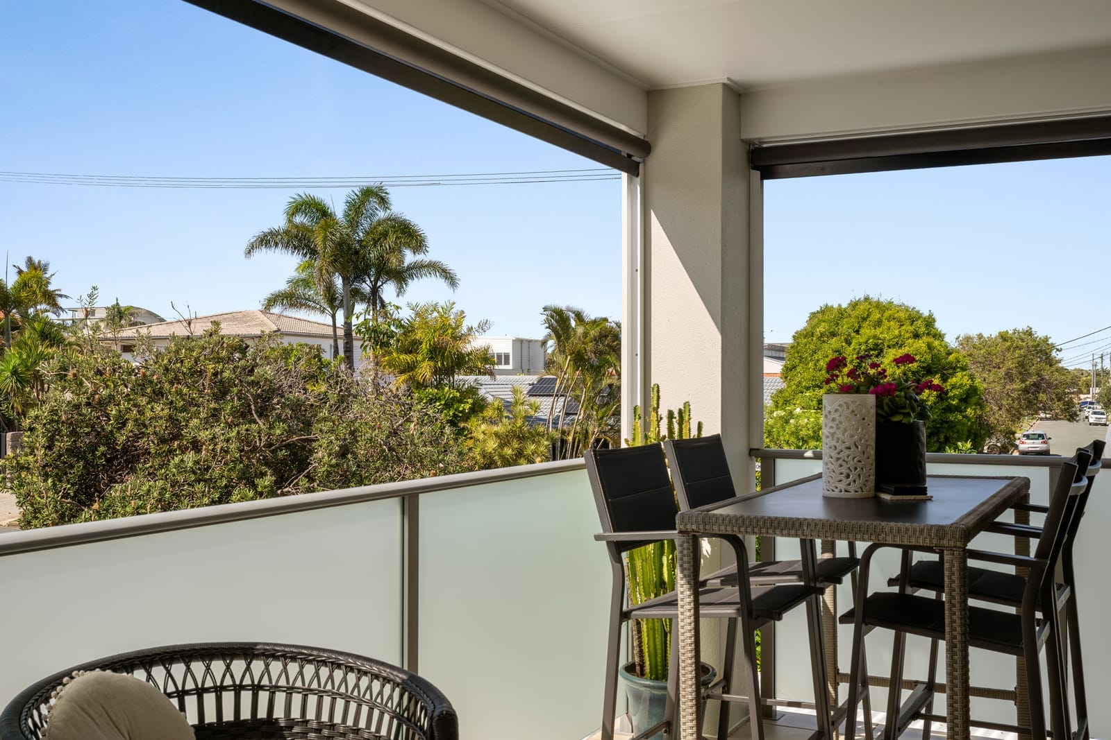 Stylish Beachside Living, Steps To The Sand