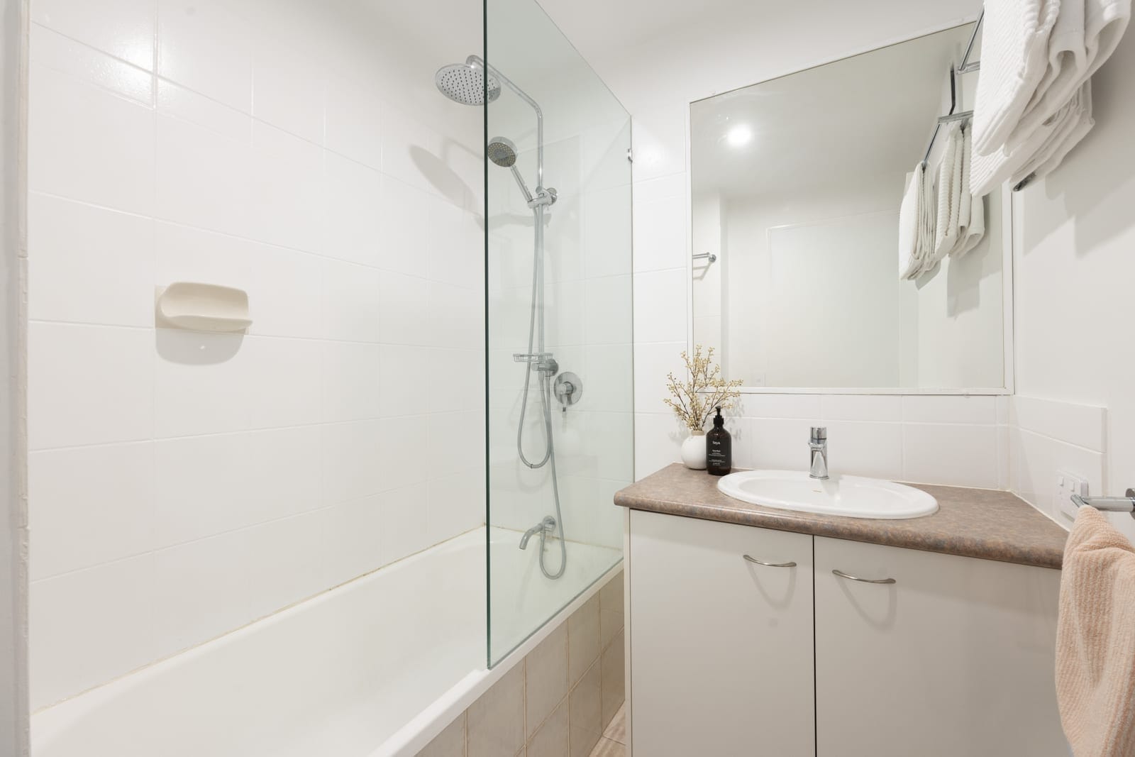 Location, Lifestyle, Views: Top Floor with Rooftop Terrace!