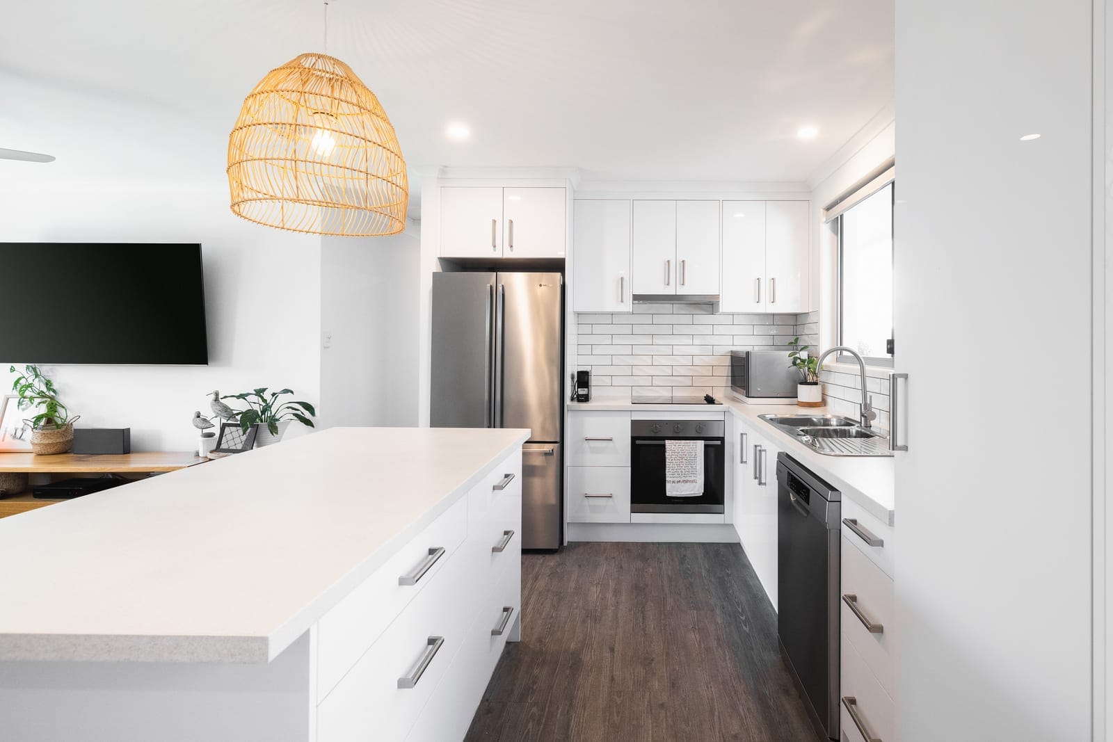 North Facing Entertainer: Dual Access, Dual Living