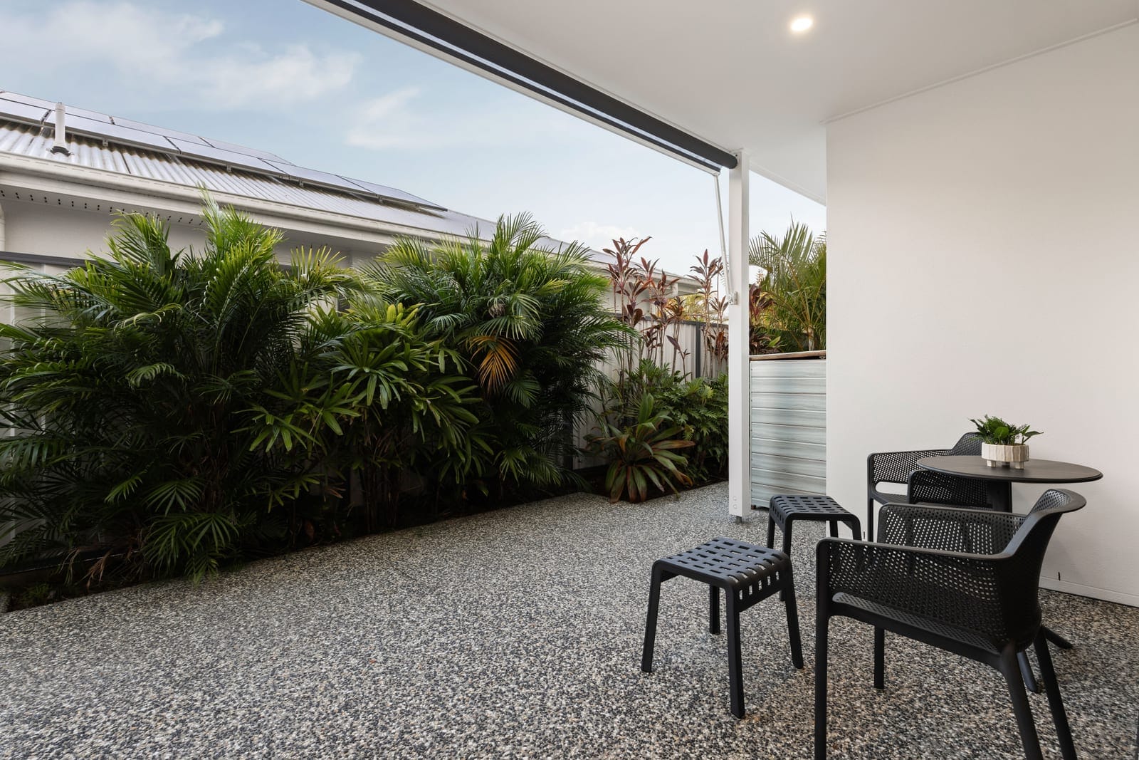 Luxury North-Facing Waterfront Entertainer