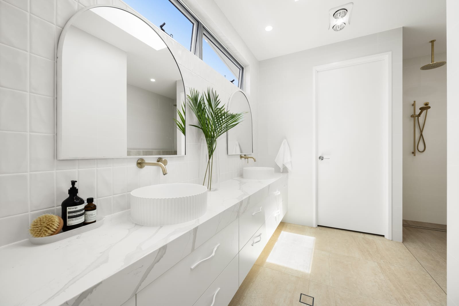 Architectural Beachside Luxury, 600m from Mooloolaba