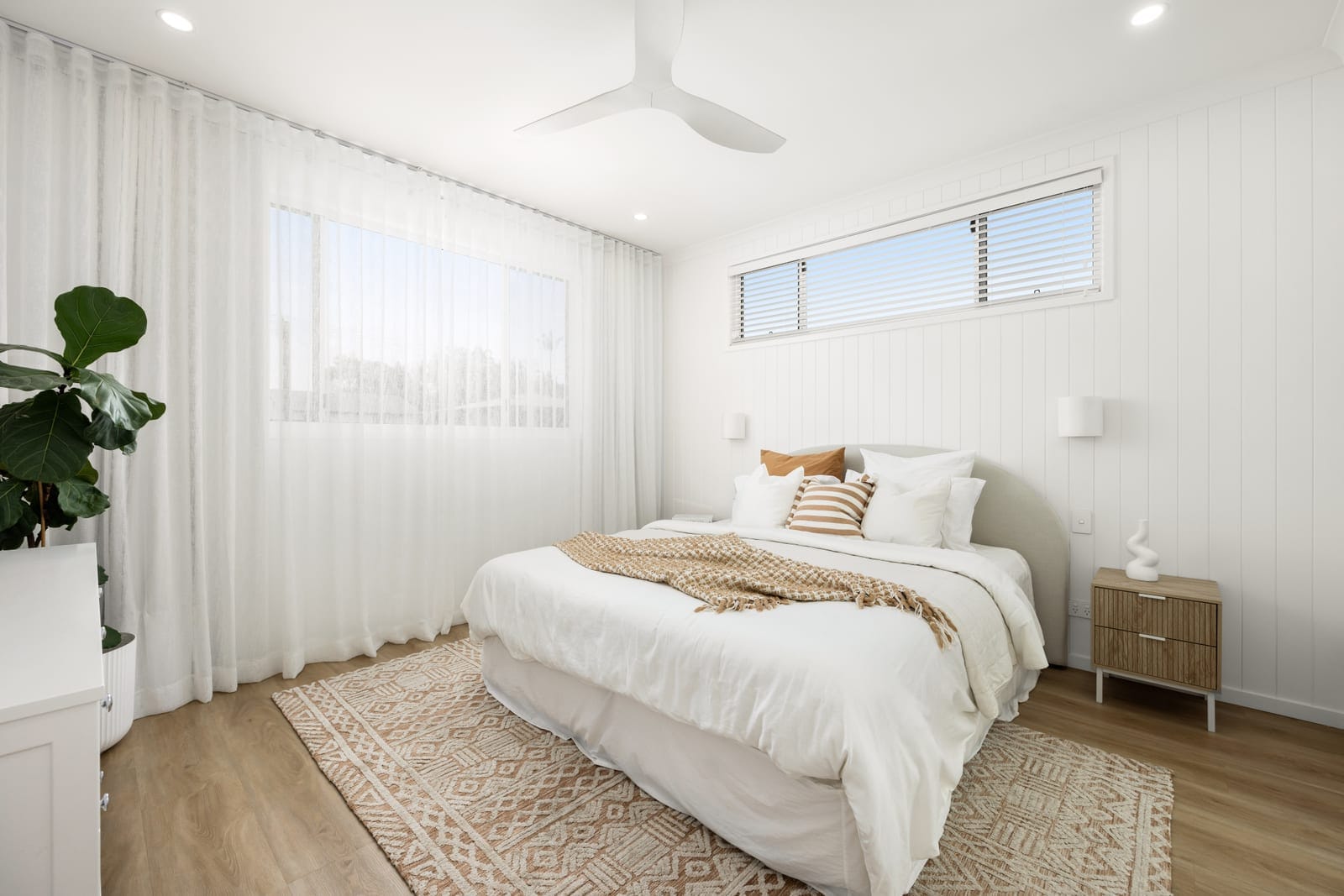 Architectural Beachside Luxury, 600m from Mooloolaba