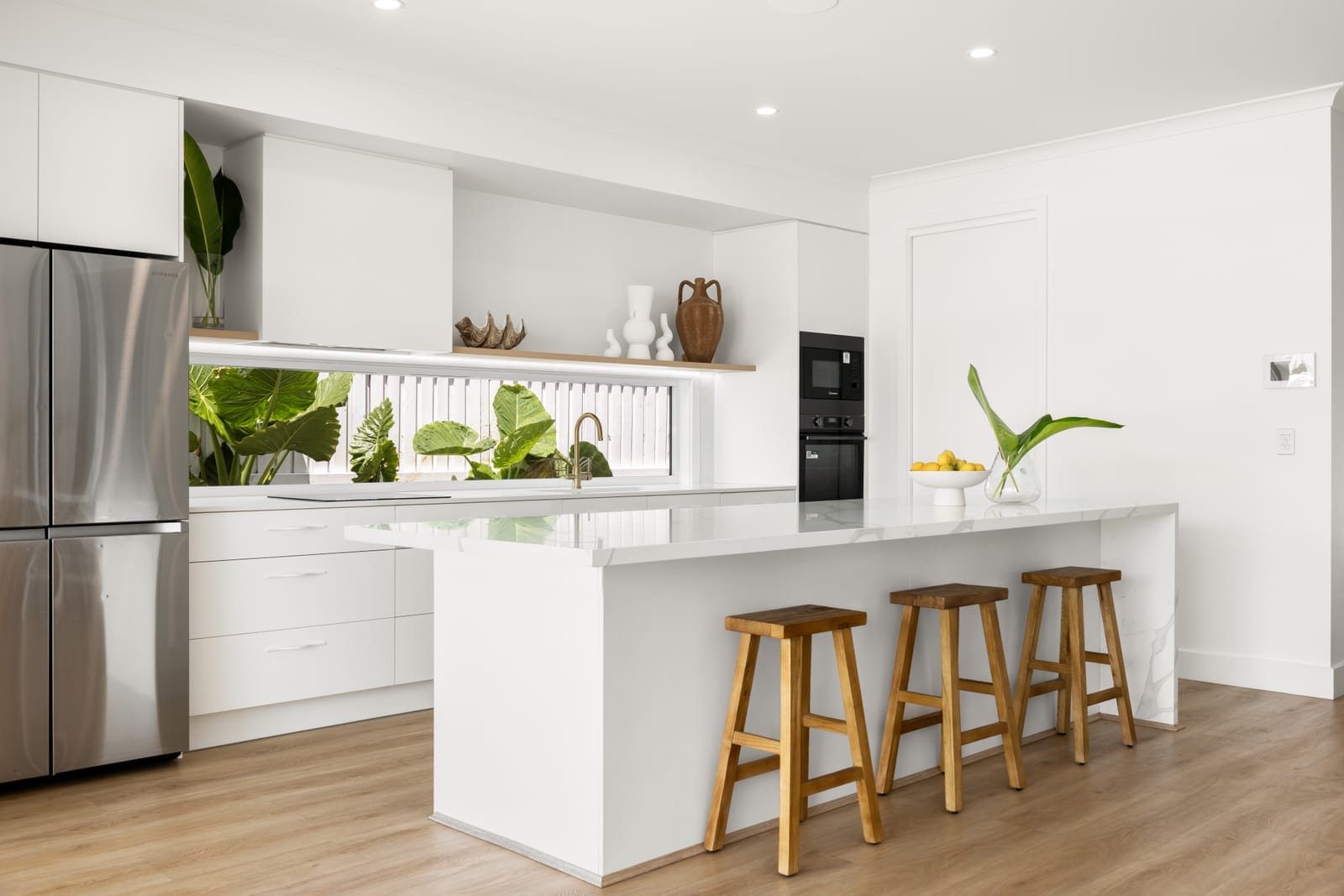Architectural Beachside Luxury, 600m from Mooloolaba
