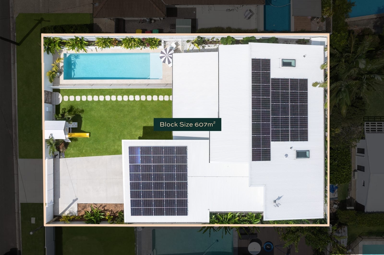 Architectural Beachside Luxury, 600m from Mooloolaba