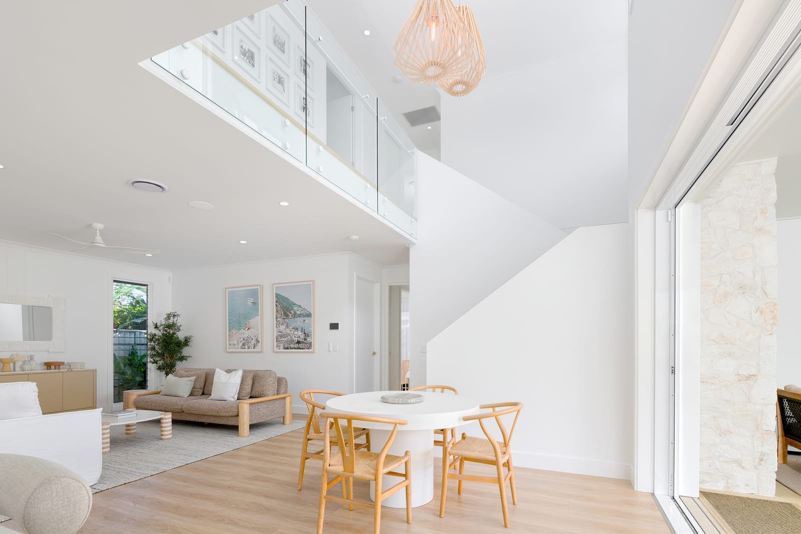 Architectural Beachside Luxury, 600m from Mooloolaba