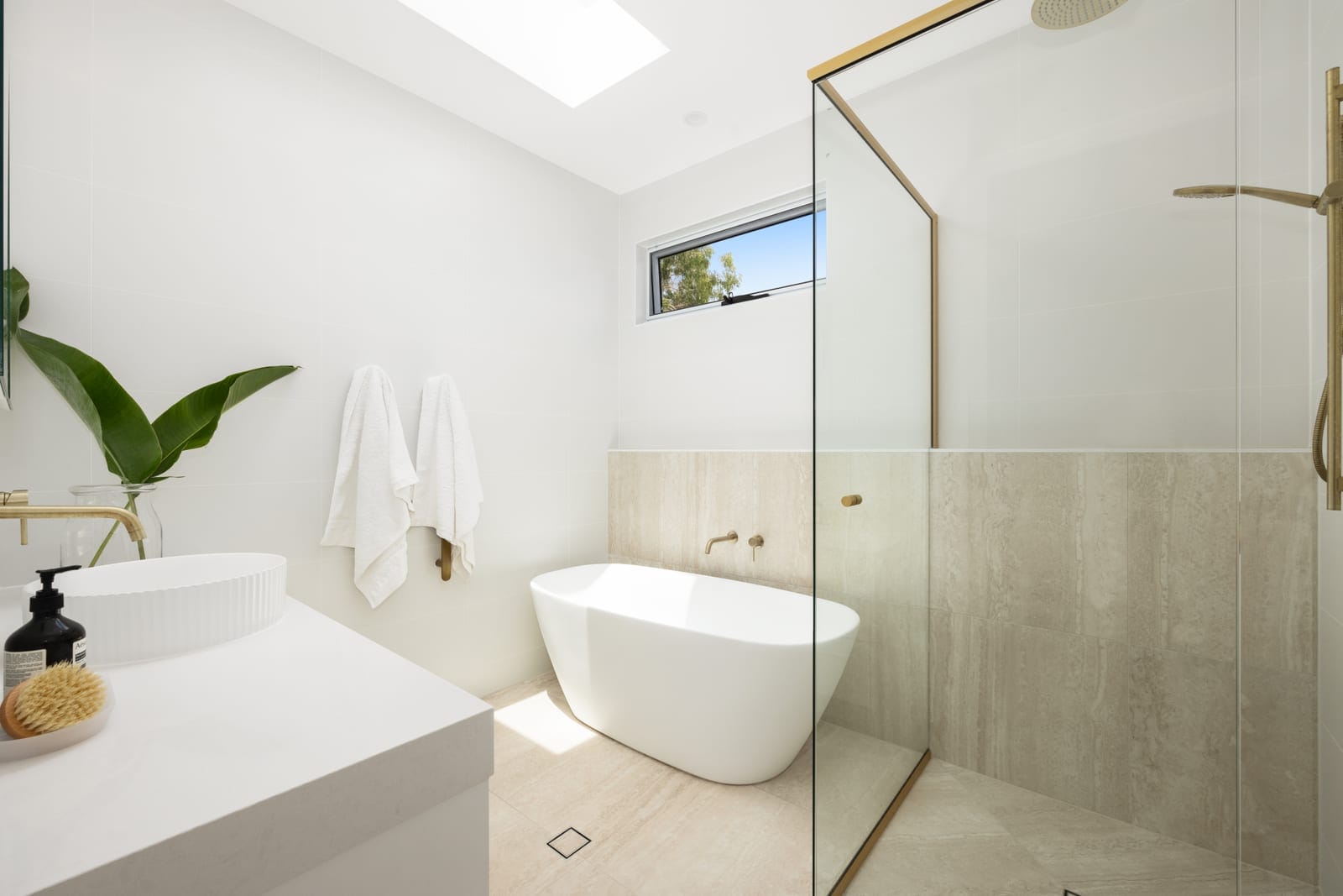 Architectural Beachside Luxury, 600m from Mooloolaba