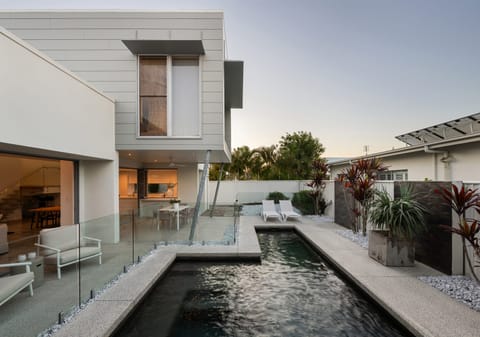 Modern Elegance: Coastal Luxury
