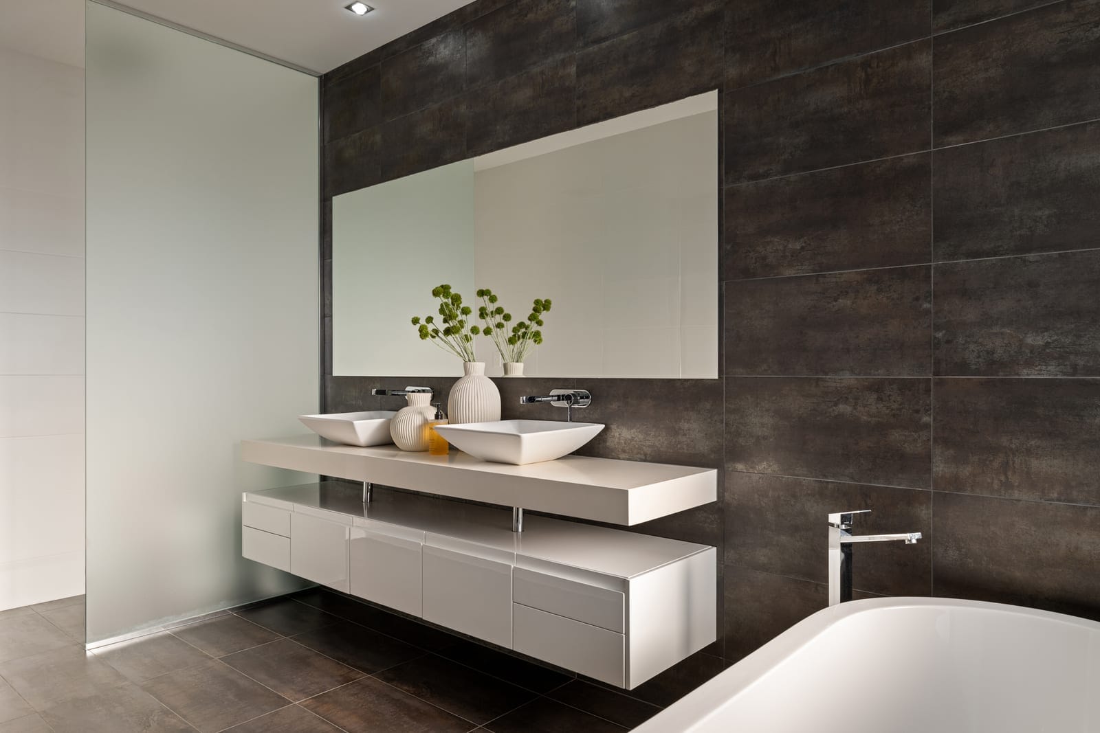 Modern Elegance: Coastal Luxury