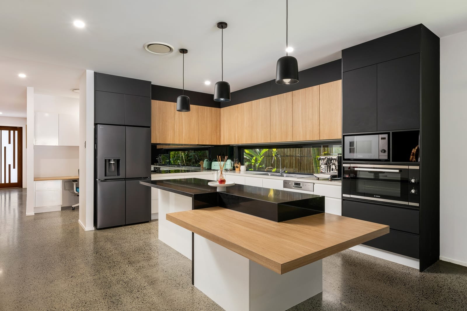 Palm Ave Perfection - where convenience and contemporary living meet!