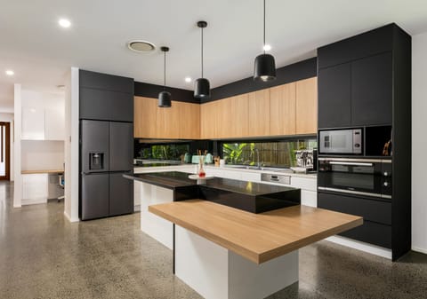 Palm Ave Perfection - where convenience and contemporary living meet!