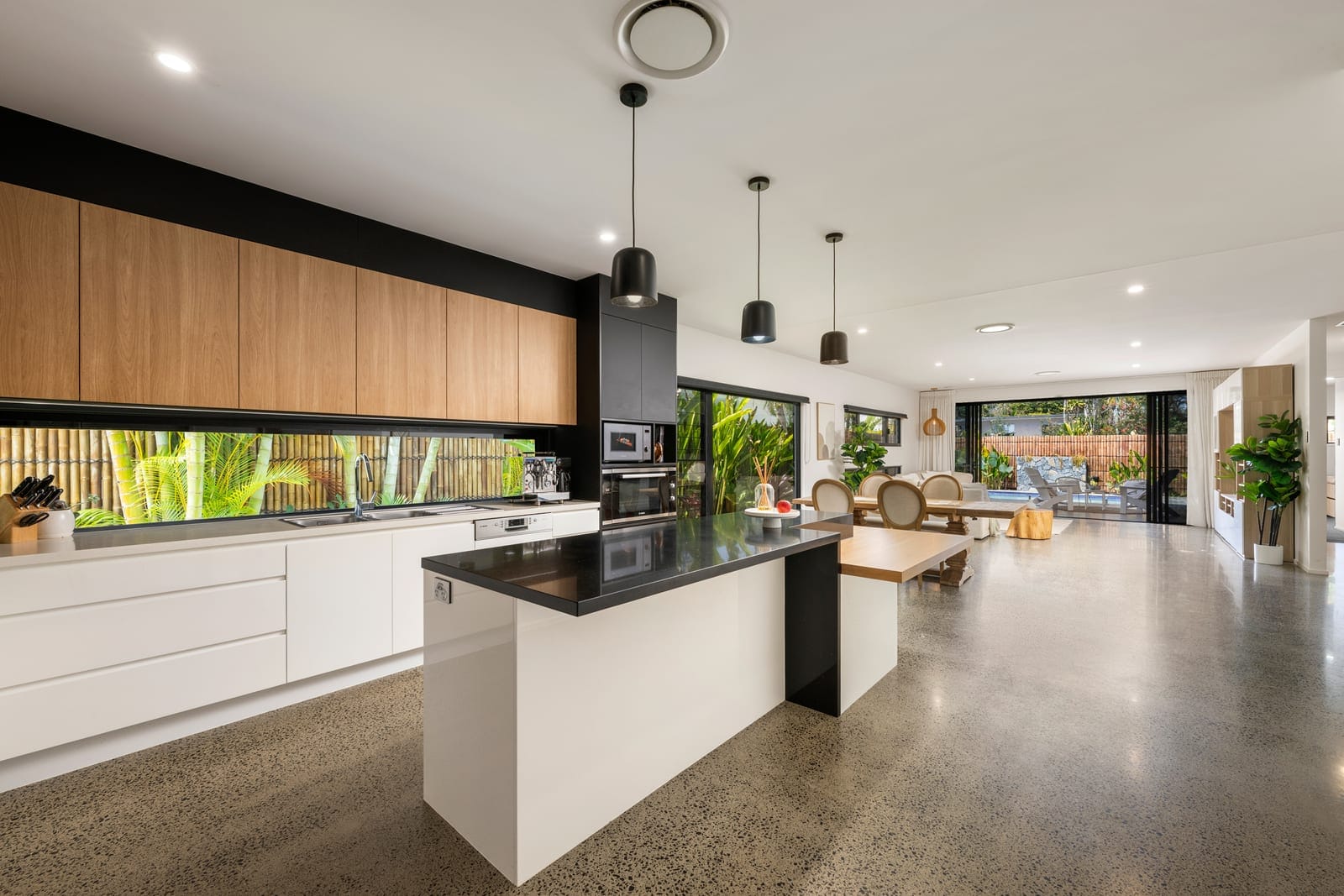 Palm Ave Perfection - where convenience and contemporary living meet!