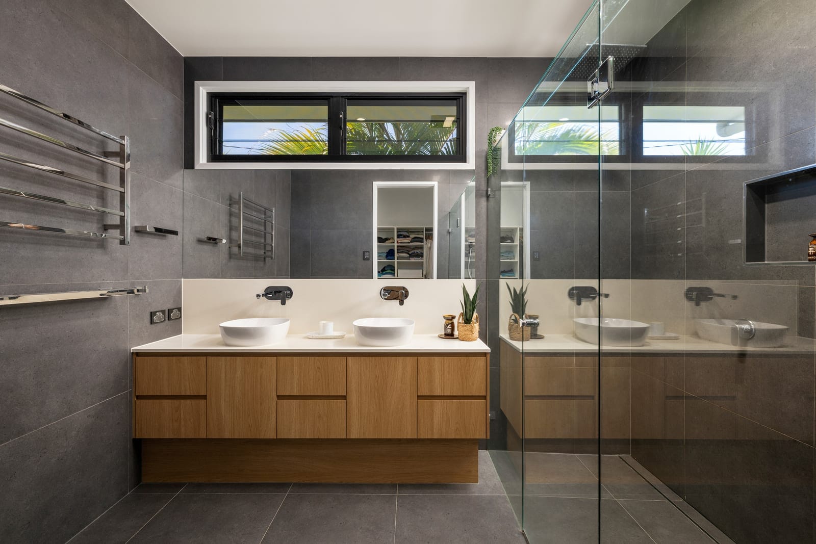 Palm Ave Perfection - where convenience and contemporary living meet!