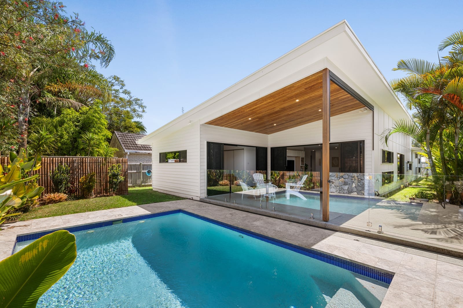 Palm Ave Perfection - where convenience and contemporary living meet!