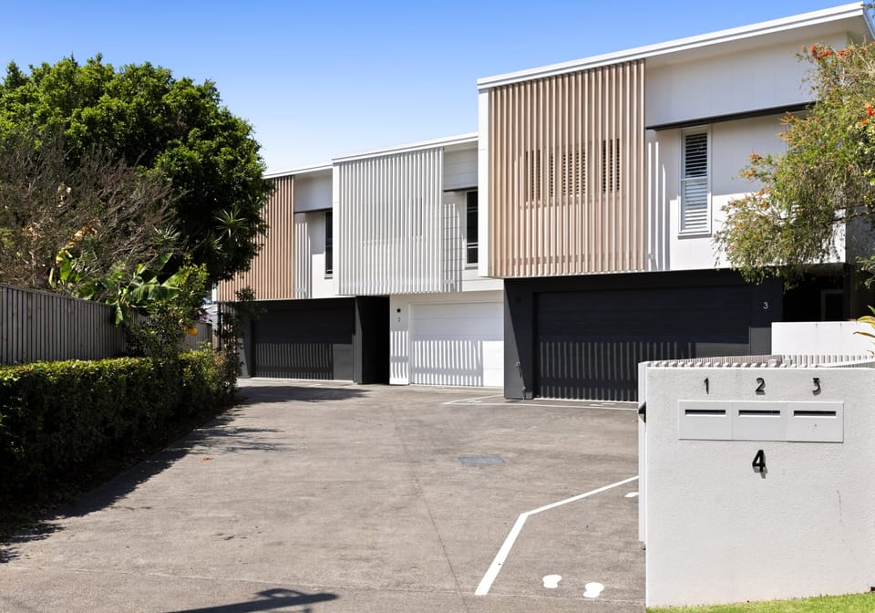 Sophisticated Buderim Retreat Offering Space, Style & Serenity