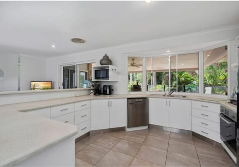 SOLD by Ollie Lehmann TOWN