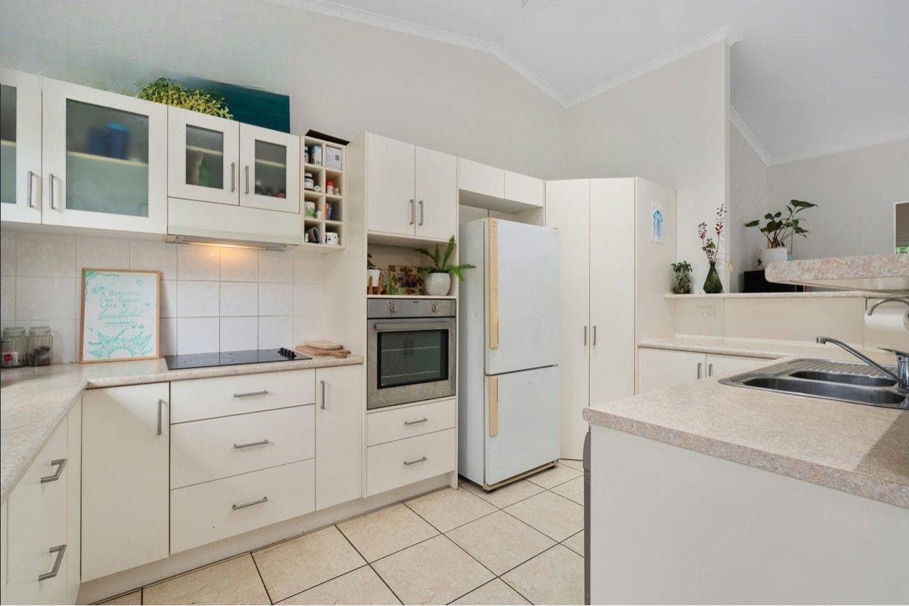 SOLD by Ollie Lehmann TOWN