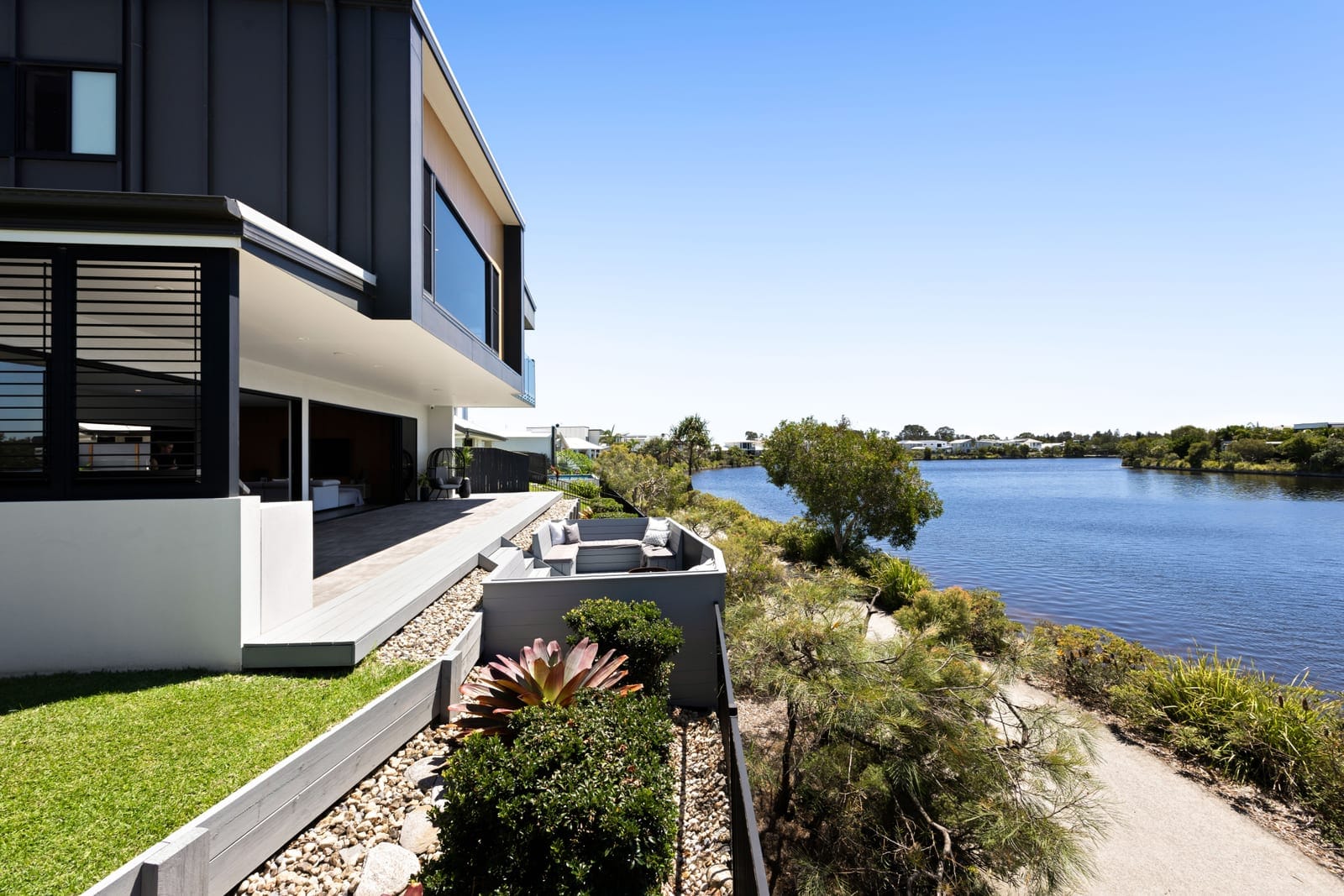 Bespoke Waterfront Luxury: 22-Metre-Wide Water Frontage