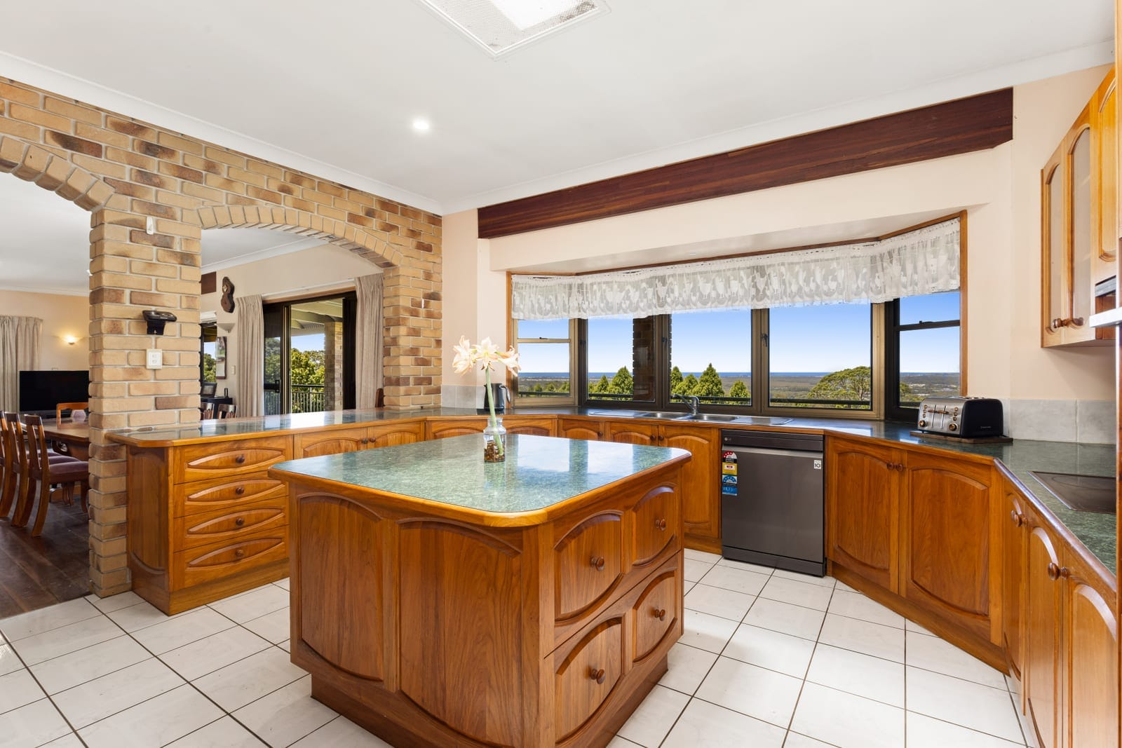 Grand Buderim Residence With Huge Potential and Irreplaceable Views