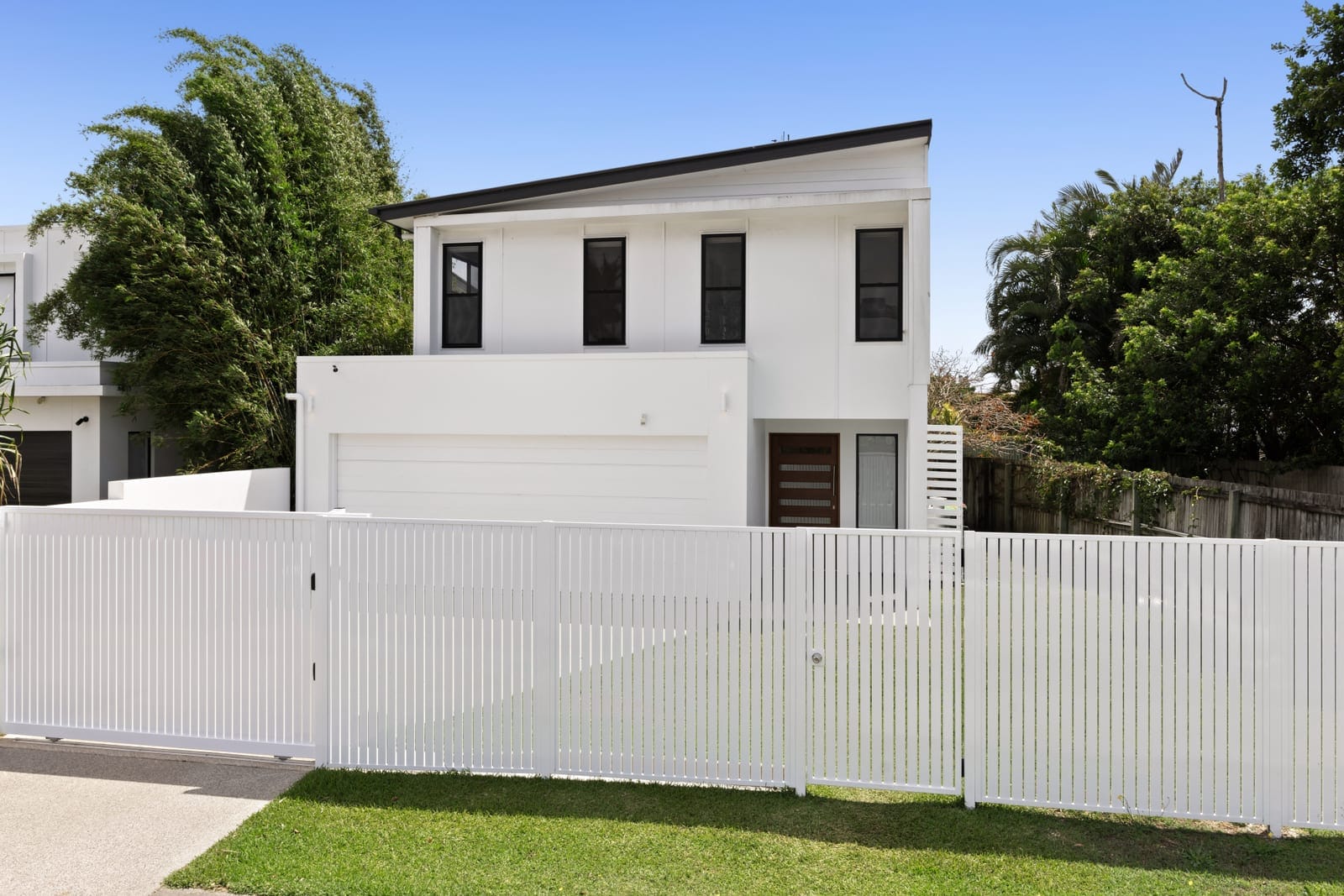 Coastal Lifestyle Meets Beachside Convenience