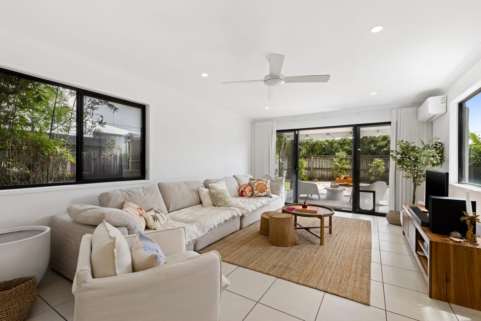 Coastal Lifestyle Meets Beachside Convenience